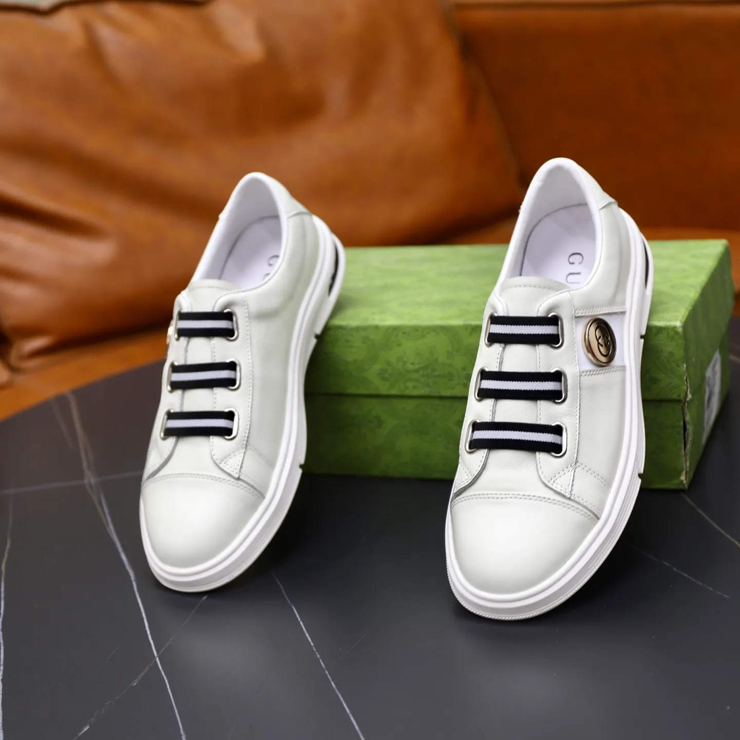 Ex-factory price: 462💰🙅‍♂️🙅‍♂️🙅‍♂️ Brand: GUCCI Standard code: 38-44 (45 customized) Grade: Same as the official website Material: Original leather splicing Comfortable and breathable pigskin lining Original wear-resistant outsole Style category: Men's fashion casual shoes Running sneakers Distinguished luxury brand elements Top luxury Color: actual picture color